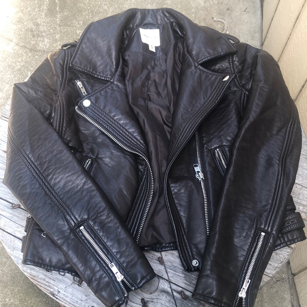 Faux leather jacket. Great condition !